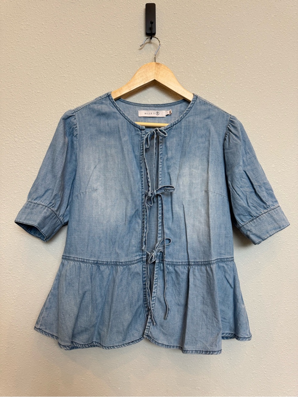 Billy T Kissing Bows Top size Small